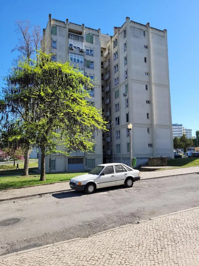 Accommodatie bij particulieren Cozy Room Near Metro & Airport Lissabon