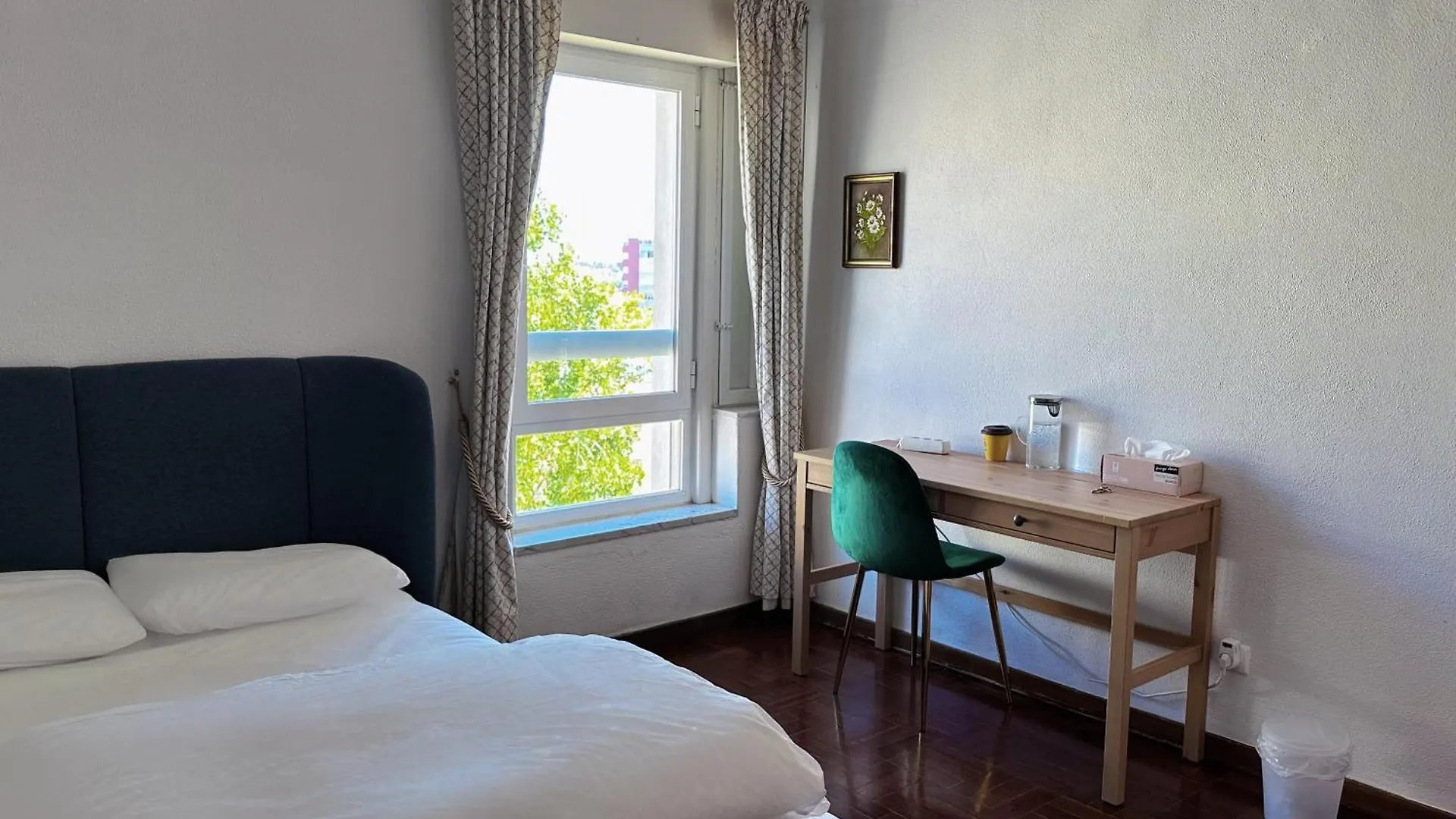 ホームステイ Cozy Room Near Metro & Airport リスボン